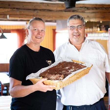 Bed & Breakfast Restaurang Sybarit Houtskar Eksteriør bilde