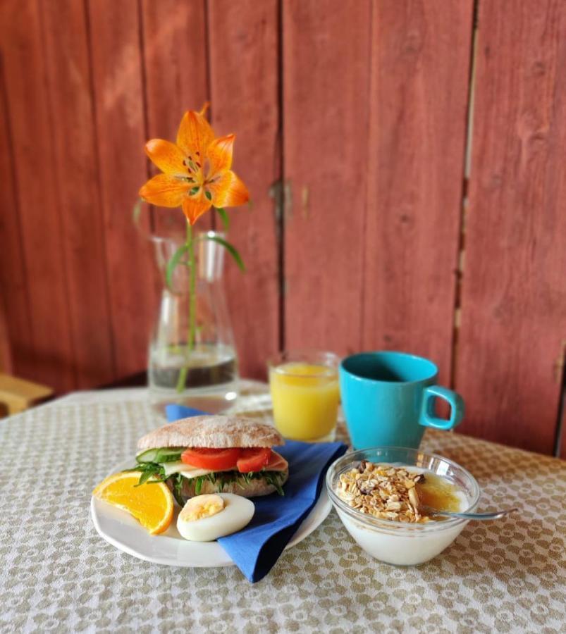 Bed & Breakfast Restaurang Sybarit Houtskar Eksteriør bilde